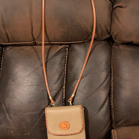 Dooney & Burke cross body bag/wallet in tan. Vintage - Picture 5 of 5
